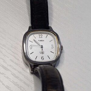 Timex Indiglo T24001 Watch - For Parts & Repair